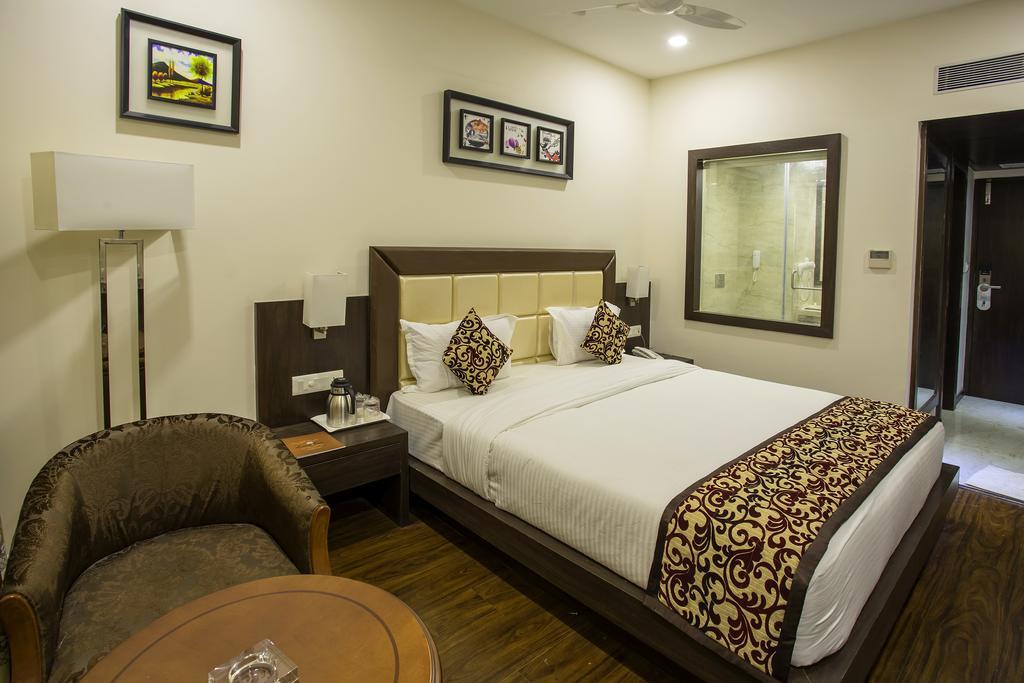 Ravi Residency Hotel Morbi Room photo